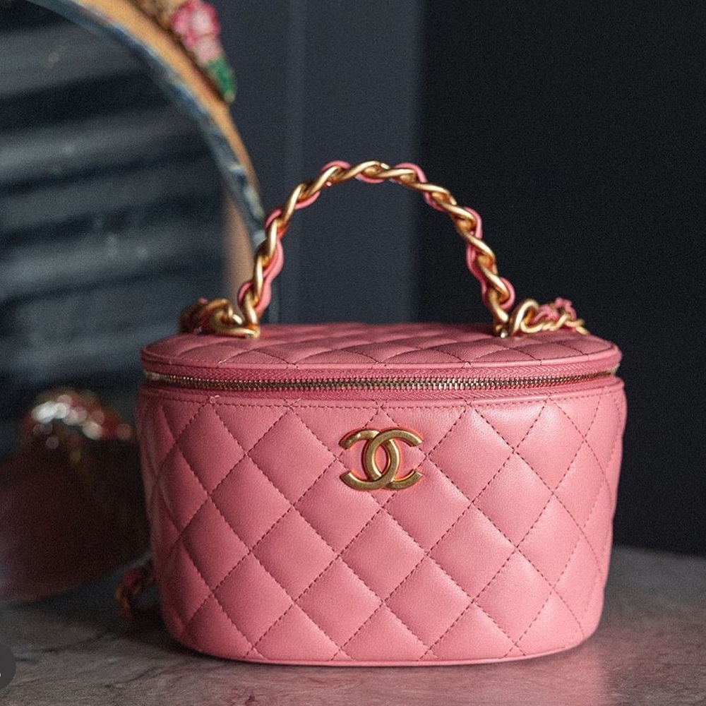 Chanel Vanity Oval with Top Handle Pick Me Up Pink Lambskin
